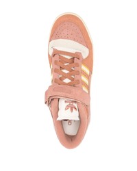 rosa Wildleder niedrige Sneakers von adidas