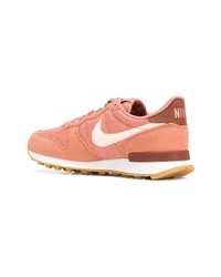 rosa Wildleder niedrige Sneakers von Nike