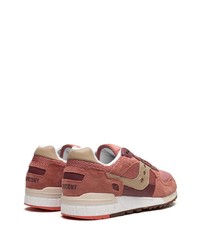 rosa Wildleder niedrige Sneakers von Saucony