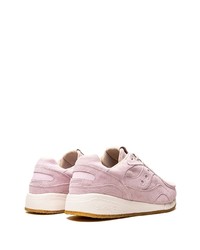 rosa Wildleder niedrige Sneakers von Saucony