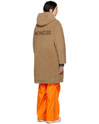 rotbraune Daunenjacke von Moncler