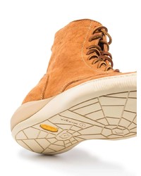 rotbraune hohe Sneakers aus Wildleder von VISVIM