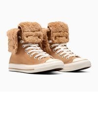 rotbraune hohe Sneakers von Converse