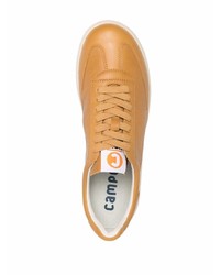 rotbraune Leder niedrige Sneakers von Camper