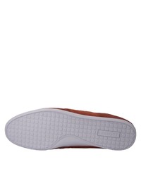 rotbraune niedrige Sneakers von Lacoste