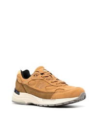 rotbraune niedrige Sneakers von New Balance