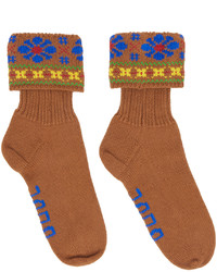 rotbraune Socken mit Blumenmuster