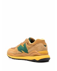 rotbraune Sportschuhe von New Balance