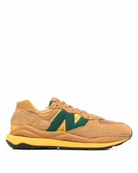 rotbraune Sportschuhe von New Balance