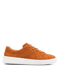 rotbraune Wildleder niedrige Sneakers von Camper