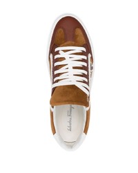 rotbraune Wildleder niedrige Sneakers von Ferragamo