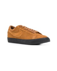 rotbraune Wildleder niedrige Sneakers von Nike