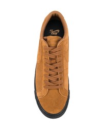 rotbraune Wildleder niedrige Sneakers von Nike