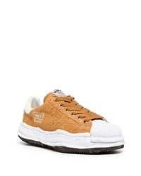 rotbraune Wildleder niedrige Sneakers von Maison Mihara Yasuhiro