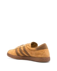 rotbraune Wildleder niedrige Sneakers von adidas