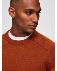 rotbrauner Pullover mit einem Rundhalsausschnitt von Selected Homme