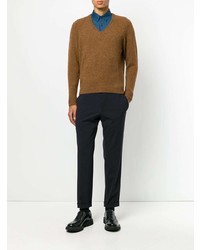 rotbrauner Pullover mit einem V-Ausschnitt von Prada