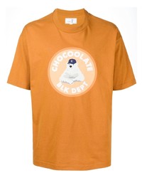 rotbraunes bedrucktes T-Shirt mit einem Rundhalsausschnitt von Chocoolate
