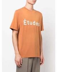 rotbraunes bedrucktes T-Shirt mit einem Rundhalsausschnitt von Études