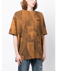 rotbraunes besticktes T-Shirt mit einem Rundhalsausschnitt von Vetements