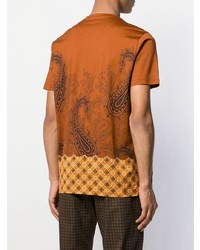 rotbraunes T-Shirt mit einem Rundhalsausschnitt mit Paisley-Muster von Etro