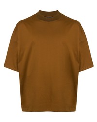 rotbraunes T-Shirt mit einem Rundhalsausschnitt von Caban