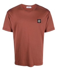 rotbraunes T-Shirt mit einem Rundhalsausschnitt von Stone Island
