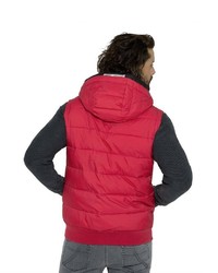 rote ärmellose Jacke von Camp David