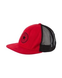 rote Baseballkappe von Converse