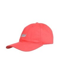 rote Baseballkappe von Official