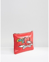 rote bedruckte Clutch von Love Moschino