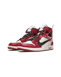 rote bedruckte hohe Sneakers von Jordan