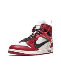 rote bedruckte hohe Sneakers von Jordan