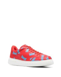 rote bedruckte Leder niedrige Sneakers von Camper