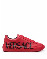 rote bedruckte Leder niedrige Sneakers von Versace