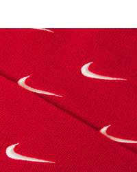 rote bedruckte Mütze von Nike