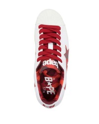 rote bedruckte niedrige Sneakers von A Bathing Ape