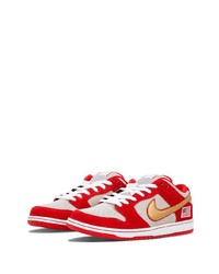 rote bedruckte Wildleder niedrige Sneakers von Nike