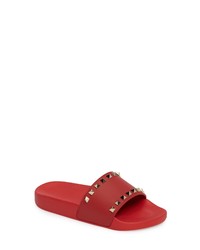 rote beschlagene flache Sandalen aus Leder