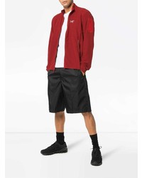 rote Bomberjacke von Arc'teryx