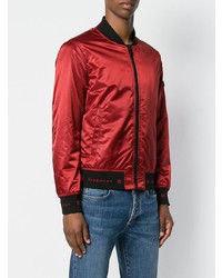 rote Bomberjacke von Givenchy