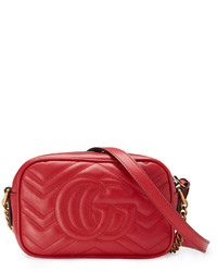 rote Taschen mit Chevron-Muster von Gucci