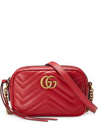 rote Taschen mit Chevron-Muster von Gucci