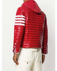 rote Daunenjacke von Thom Browne