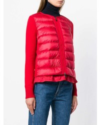 rote Daunenjacke von Moncler