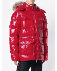 rote Daunenjacke von Pyrenex