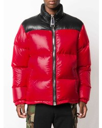 rote Daunenjacke von Moschino