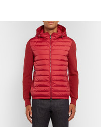 rote Daunenjacke von Moncler