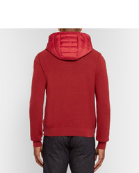 rote Daunenjacke von Moncler