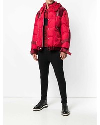 rote Daunenjacke von Sacai